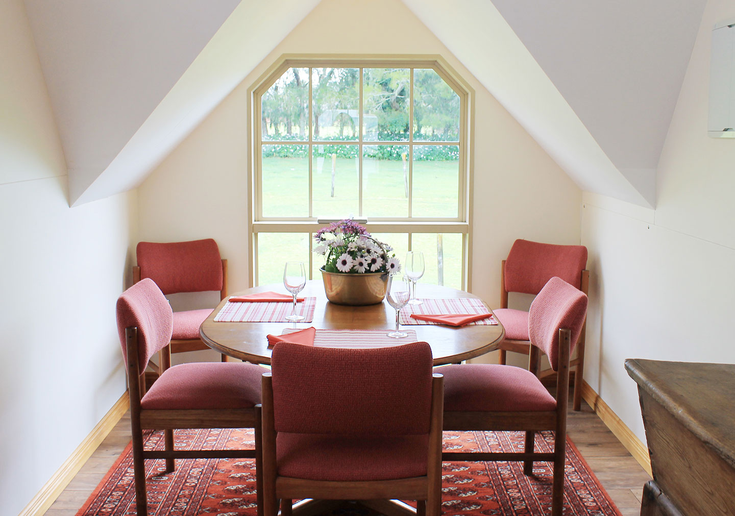 Dining Area of The Carriage House self catering accommodation Kerikeri