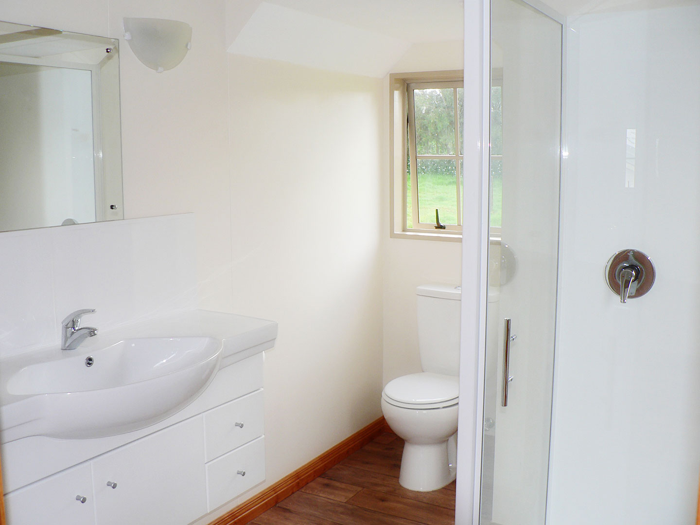 bathroom at the carriage house kerikeri