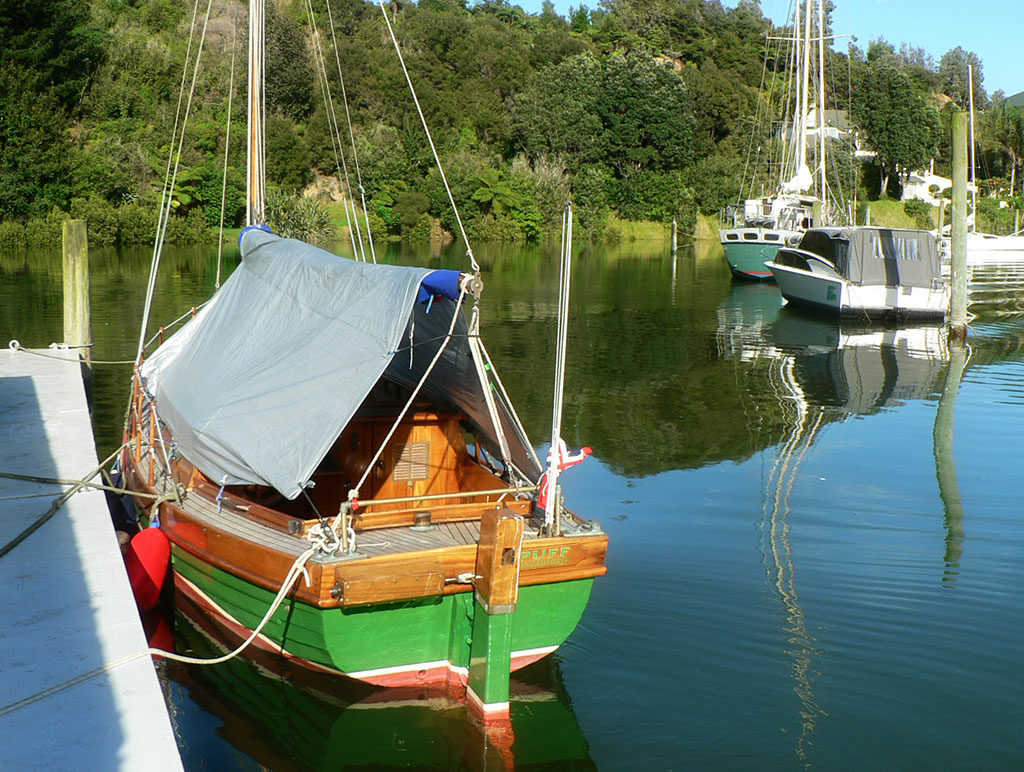 accommodation with jetty on kerikeri river for your boat or kayak